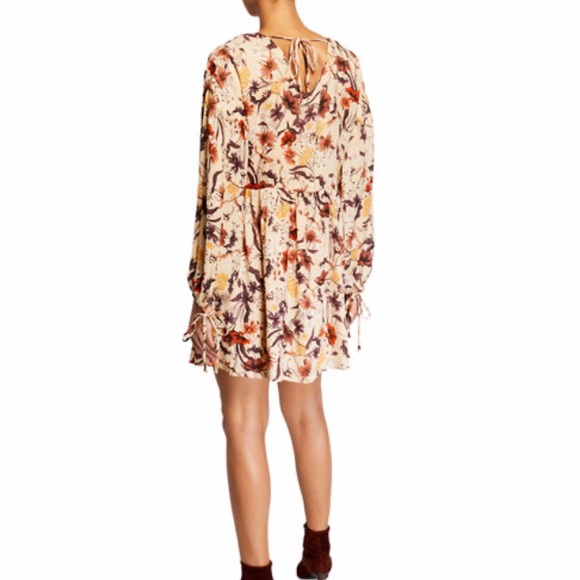 🛍Glamorous Floral Long Sleeves Tie-back’ Fit and Flare Dress NWT - Picture 3 of 9